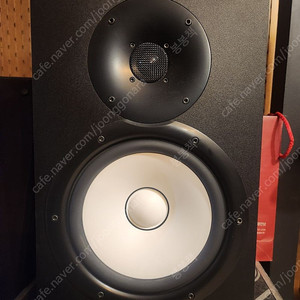 모니터스피커 야마하 hs8,FOCAL Alpha 50, Shape Twin,SOLO6 BE Twin,adam a7,샘슨 resolv A6 판매합니다.