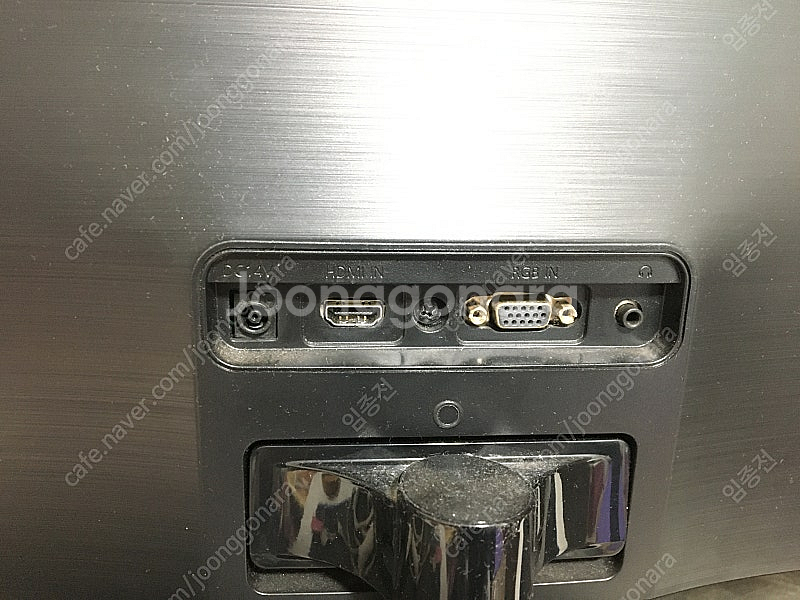 삼성 24인치 모니터 팝니다.--2