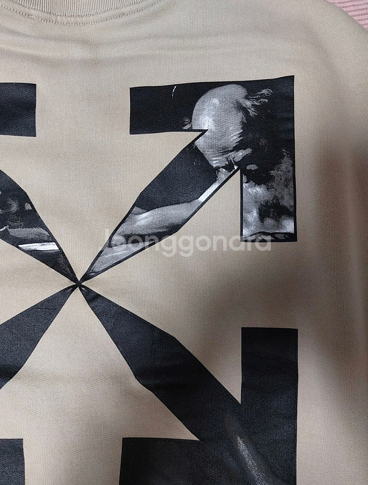 오프화이트 (Off White) 카라바조 애로우 맨투맨...--1