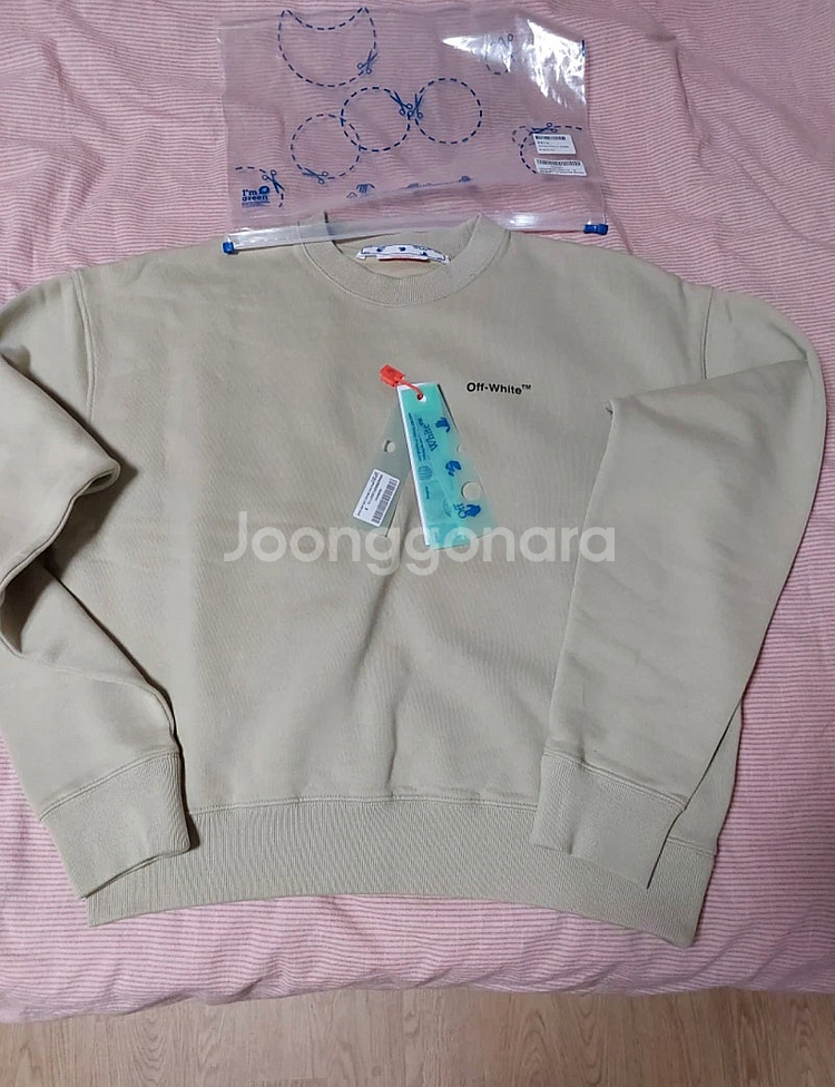 오프화이트 (Off White) 카라바조 애로우 맨투맨...--2
