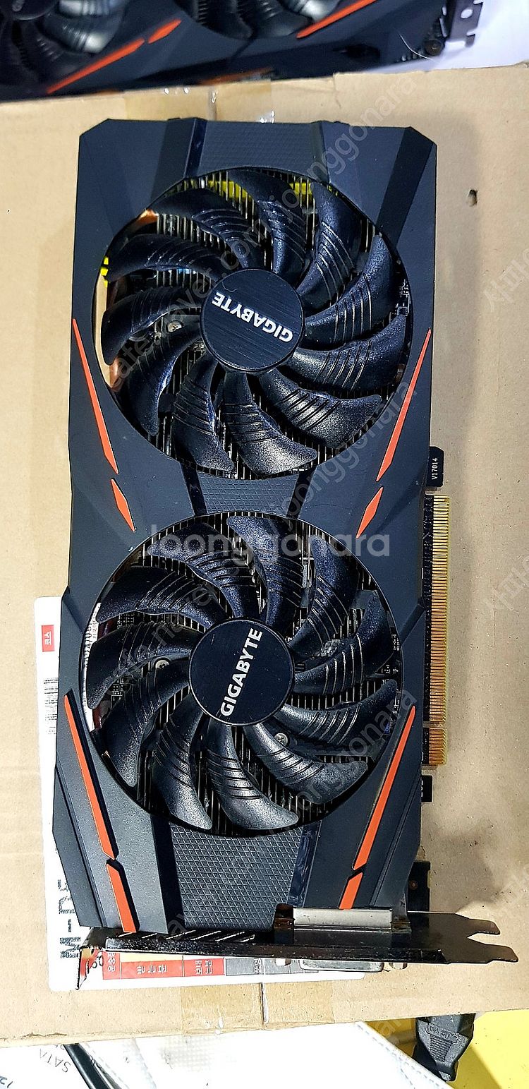 기가바이트 RX570 8기가 4.5만 상태최상 보증기간...--0