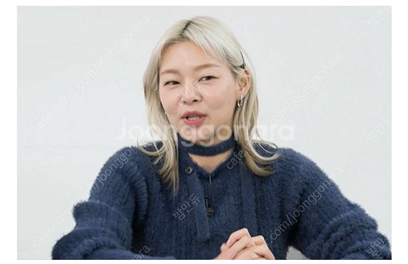 세터 페어 슬릿 머플러 니트 송해나 착용--0