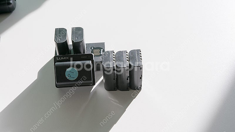 파나소닉 미러리스 GH5s 판매합니다. (바디 + 배터...--2