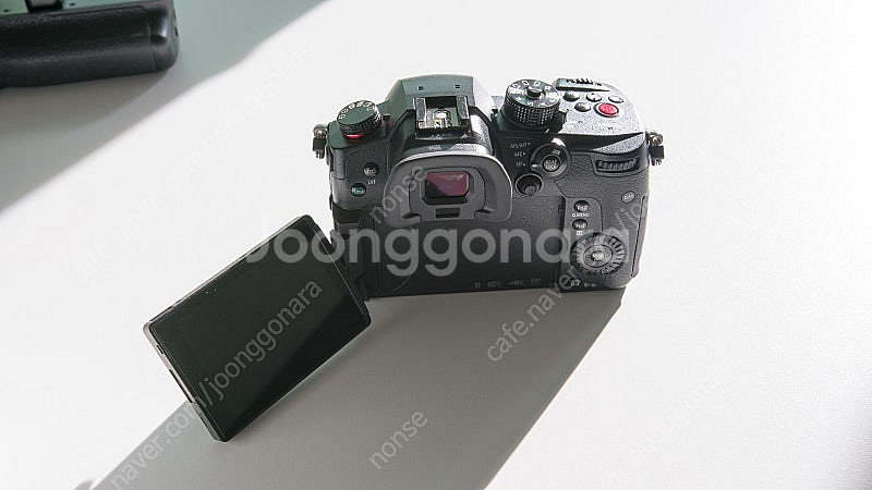 파나소닉 미러리스 GH5s 판매합니다. (바디 + 배터...--4