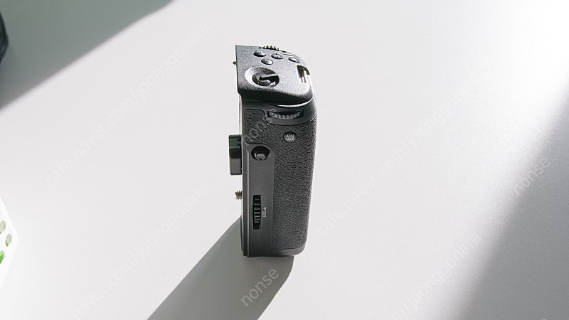 파나소닉 미러리스 GH5s 판매합니다. (바디 + 배터리 그립 + 배터리 6개 구성)--6