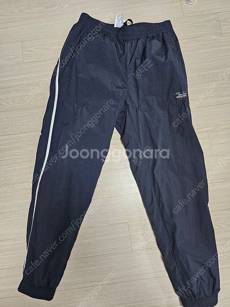(팝니다) 데상트 트레이닝 바지 (XL) 새거 팝니다.--1
