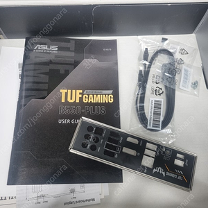 5700x, asus tuf b550-plus, 커세어 벤젠스 3600 cl18 16gb x 2 팝니다.