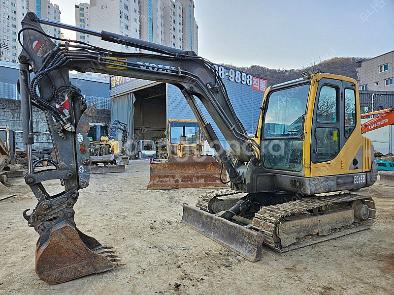 볼보 EC55B 2005년식 집게 회전라인 신형엔진교체 가동만천 02 중고굴삭기--0