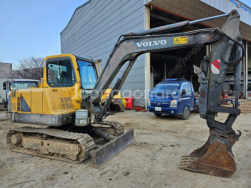 볼보 EC55B 2005년식 집게 회전라인 신형엔진교체 가동만천 02 중고굴삭기--1