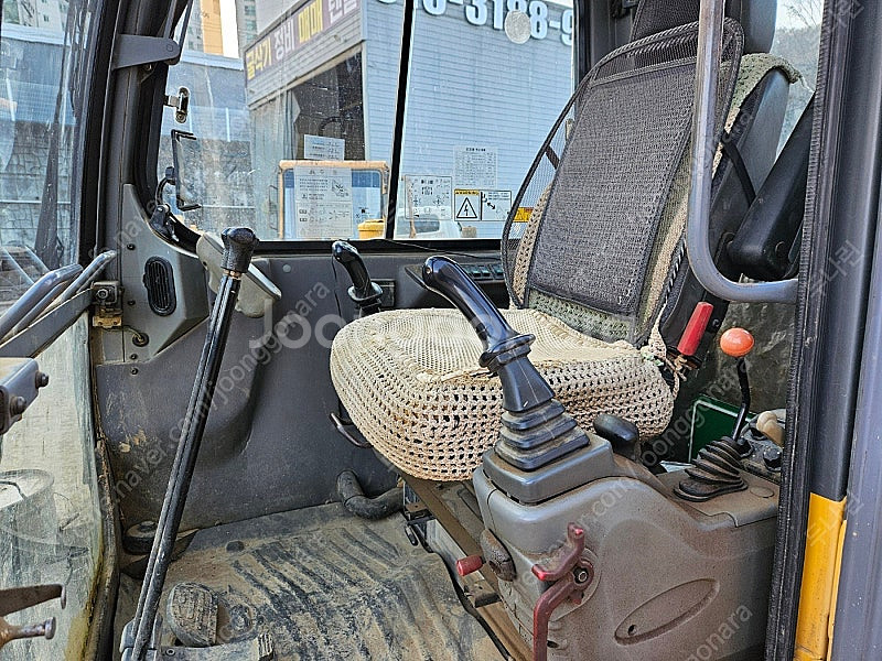 볼보 EC55B 2005년식 집게 회전라인 신형엔진교체 가동만천 02 중고굴삭기--9