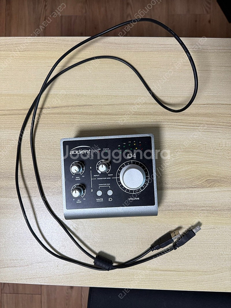 Audient 오디언트 ID4 1세대 오디오인터페이스--4