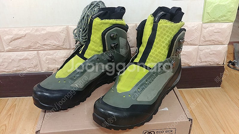 아크테릭스 보라미드 GTX 하이킹부츠(US 9) *UK...--1