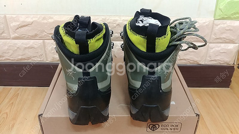 아크테릭스 보라미드 GTX 하이킹부츠(US 9) *UK...--2