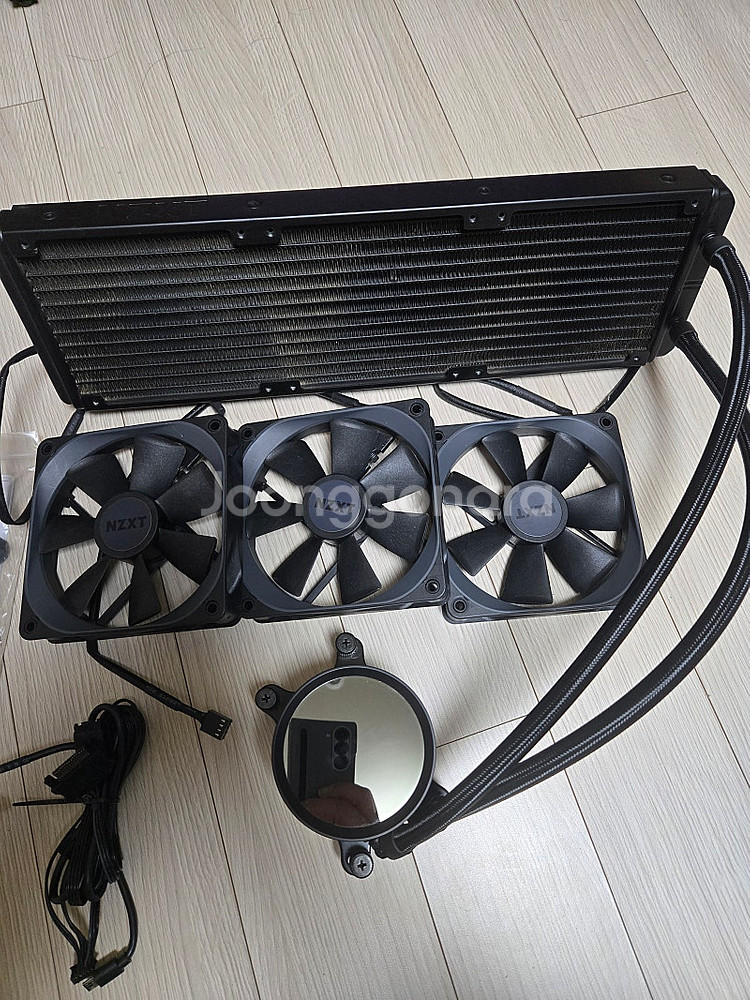 NZXT KRAKEN X73--1