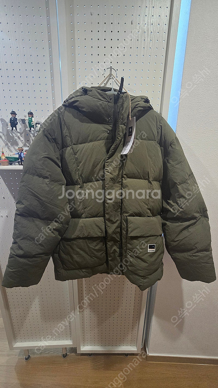 제로그램 키루나 FL 다운 스탠다드 카키 판매해요 (가...--0