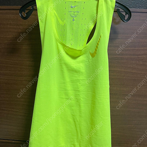 나이키 에어로스위프트 싱글렛 라지 볼트 Nike AeroSwift Singlet L Volt