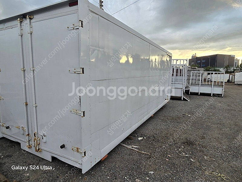 메가트럭 초장축 중고냉동탑 저렴하게 판매합니다--2