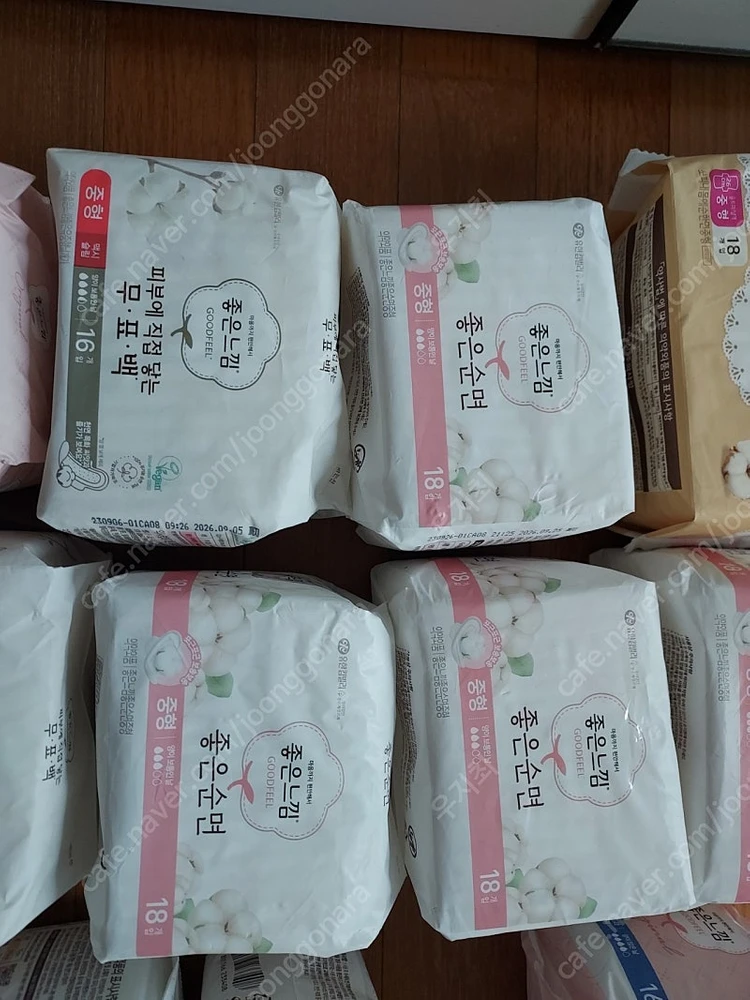 여성용품 22묶음 중형,대형,팬티라이너 전부5만원 이미지