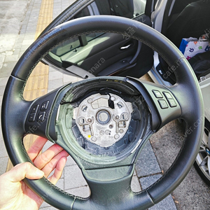 bmw e90 3시리즈 순정핸들 팝니다.