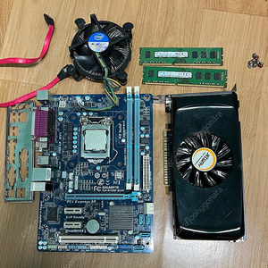 i5-2320+보드+ddr3 8gb 2개+ gts450 택포4만 팔아요