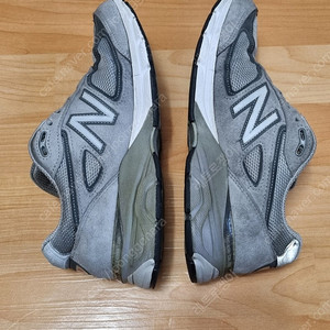 뉴발란스 신발 990v4 260사이즈 4만원