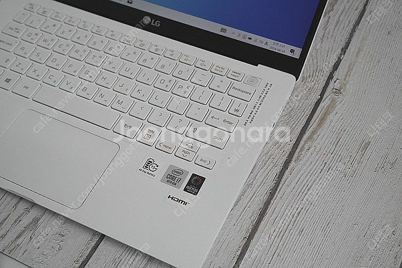 LG전자 울트라그램 14Z90N-VA76K 14" 판매...--2