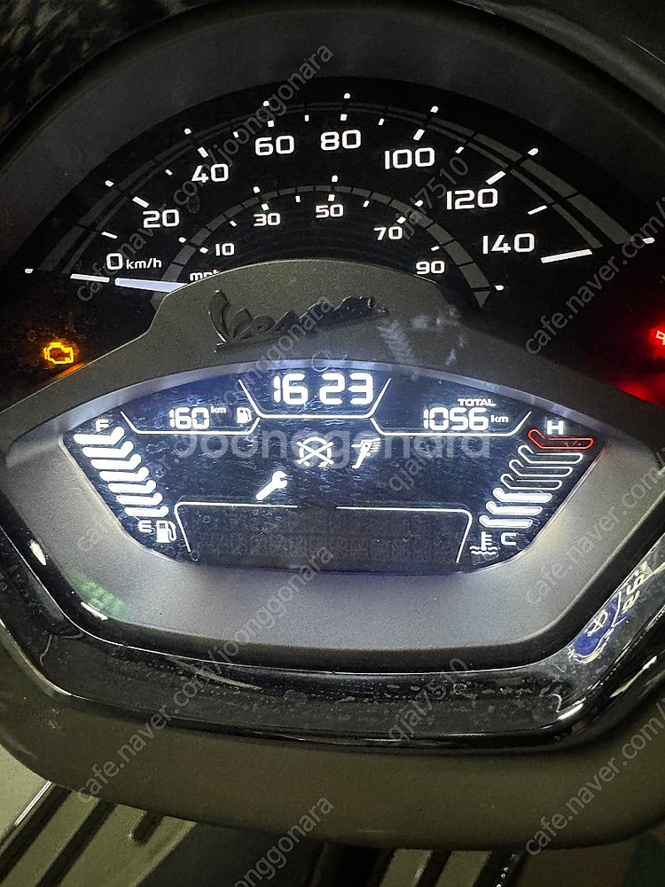 베스파 gts300 클래식 25년식--2
