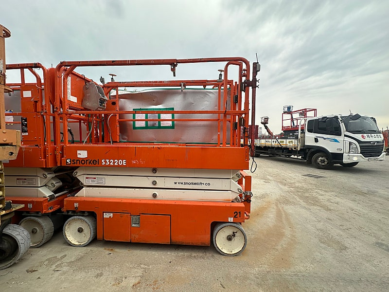 작업 8m의 내구성좋은 고소장비 S3220E , 가격이너무좋음--0