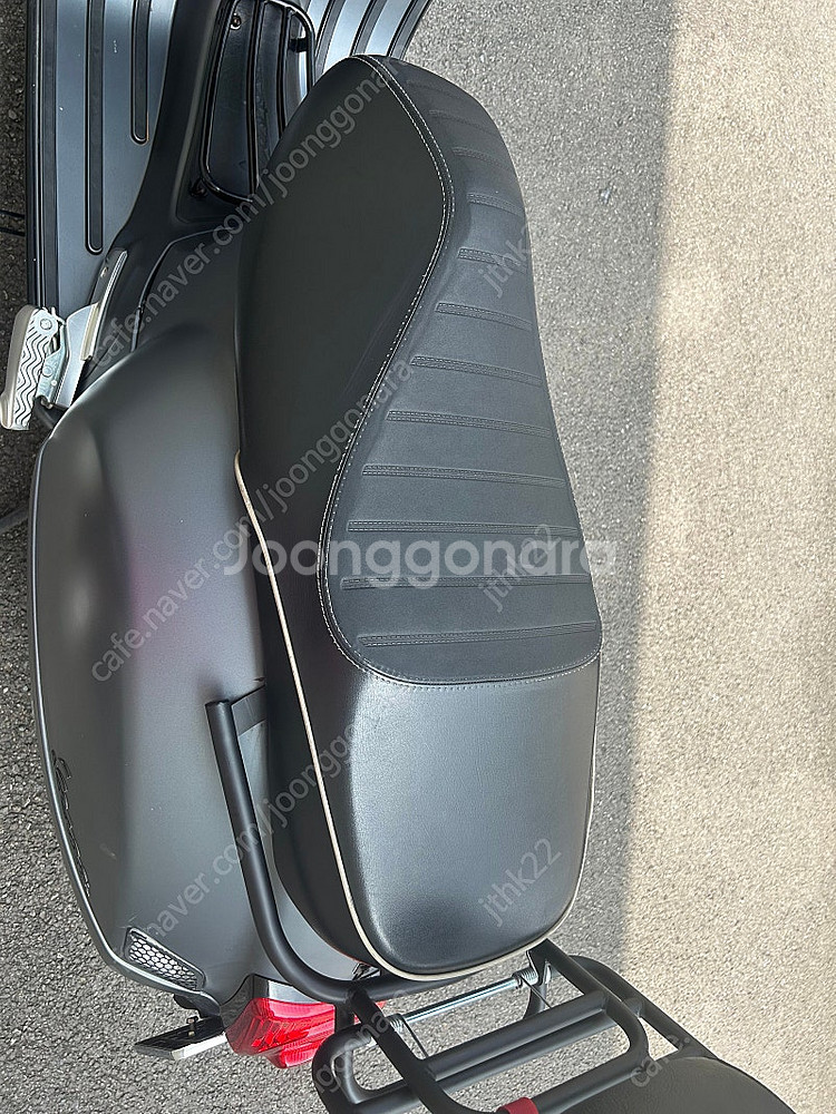 베스파 300ccGTS 슈퍼스포츠 그레이무광 17년식--7