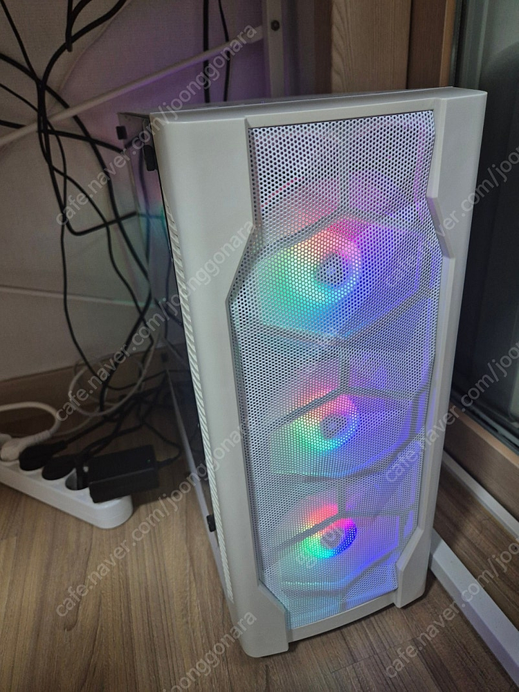 게이밍 컴퓨터 ( i5 10400f, 지포스Rtx 2060, RAM 16gb, ssd 250) 이미지