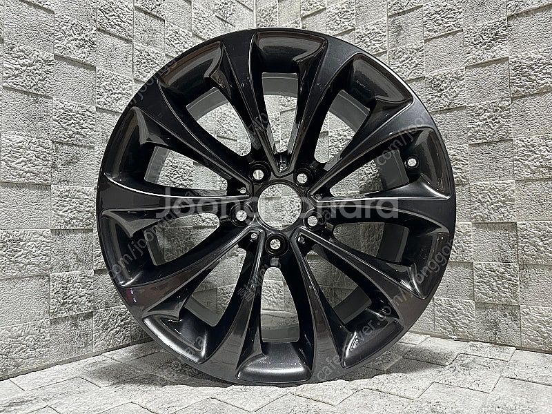 (판매)BMW F10 5시리즈 신형 터빈 452 18인...--0