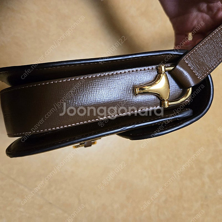 정품 구찌 홀스빗 숄더백 아이유 가방 팝니다--1
