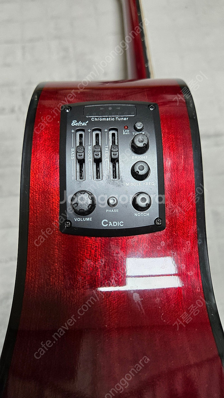 어쿠스틱 기타 신품 컨디션 입니다--3