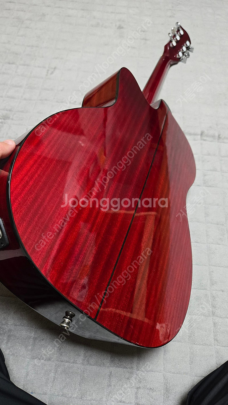 어쿠스틱 기타 신품 컨디션 입니다--5