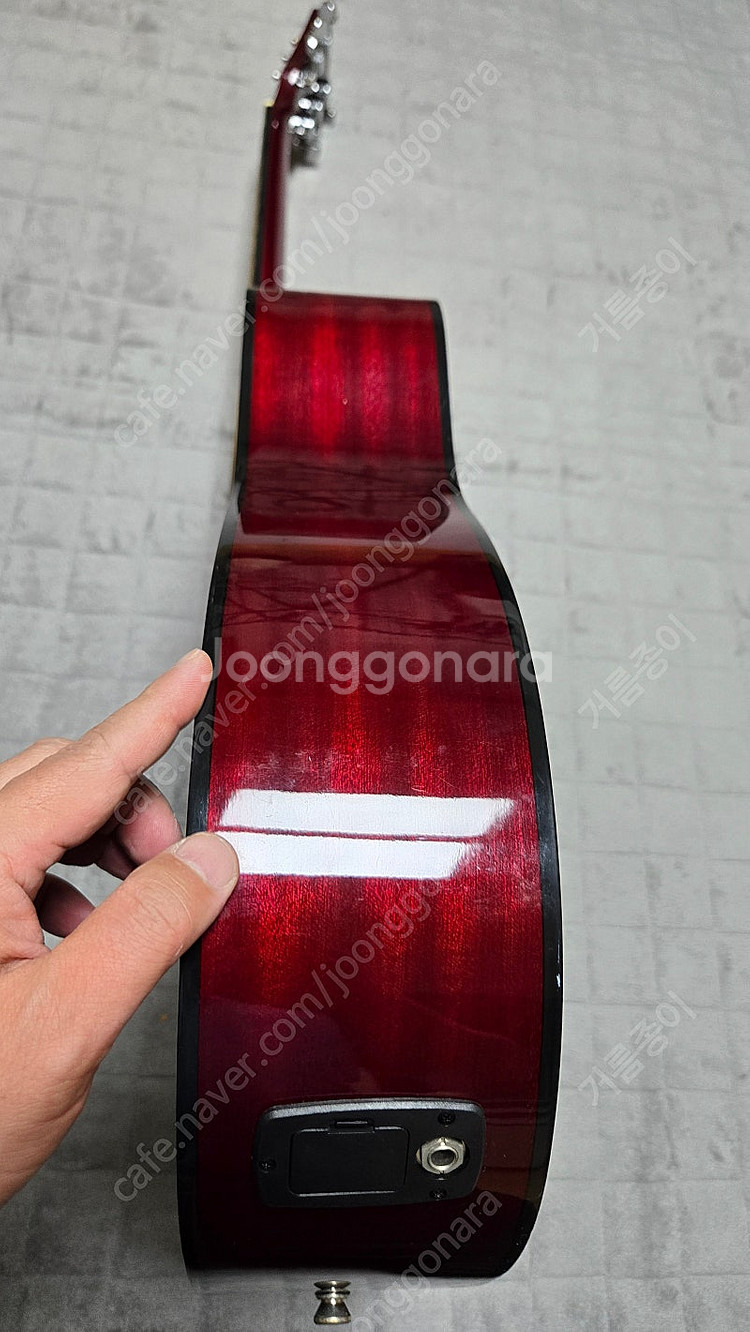 어쿠스틱 기타 신품 컨디션 입니다--6