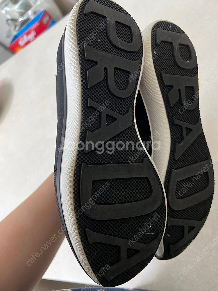 프라다 네오프렌 스니커즈 240mm 발이 편안해요--3