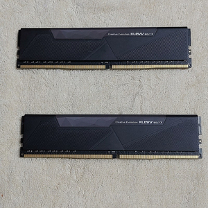 Klevv bolt-x ddr4 3600 CL18 8 x2 16GB 메모리