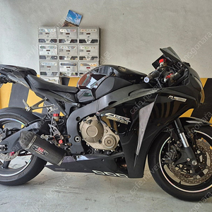 혼다 2008년식 cbr1000rr 판매합니다. 급매..