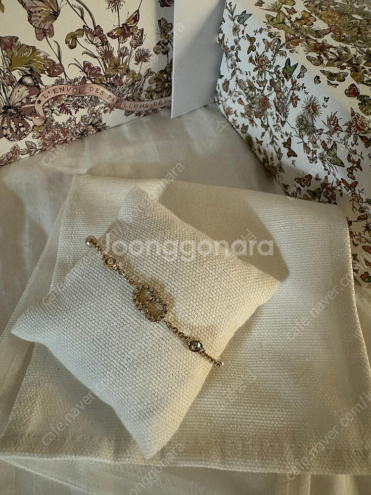 디올 팔찌(쥬얼리) 풀패키지 s급 판매합니다--1