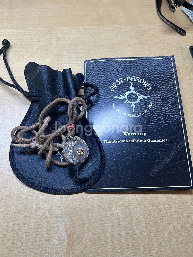 퍼스트애로우즈 18k 당초무늬 펜던트--0