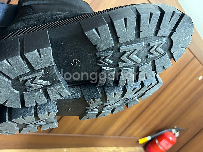 타크트로이메 스트링 하프 패딩 부츠 (새상품)--9