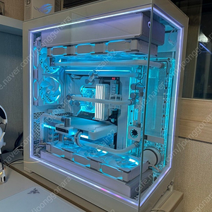 Phanteks NV7케이스 판매합니다.