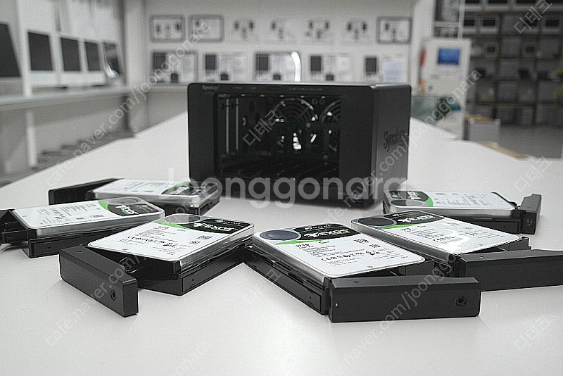 72테라 Synology DISKSTATION DS16...--8
