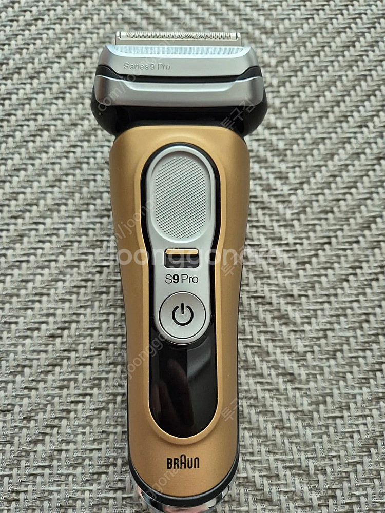 브라운9프로 전기면도기 팝니다--1