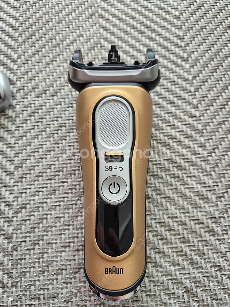 브라운9프로 전기면도기 팝니다--2