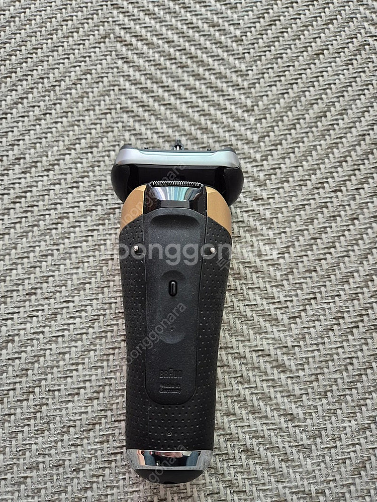 브라운9프로 전기면도기 팝니다--3