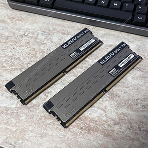 에센코어 클레브 DDR4-3600 CL18 BOLT XR 16GB (8x2)