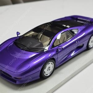 1/18 재규어 XJ220 레진 다이캐스트 모형 판매합니다.