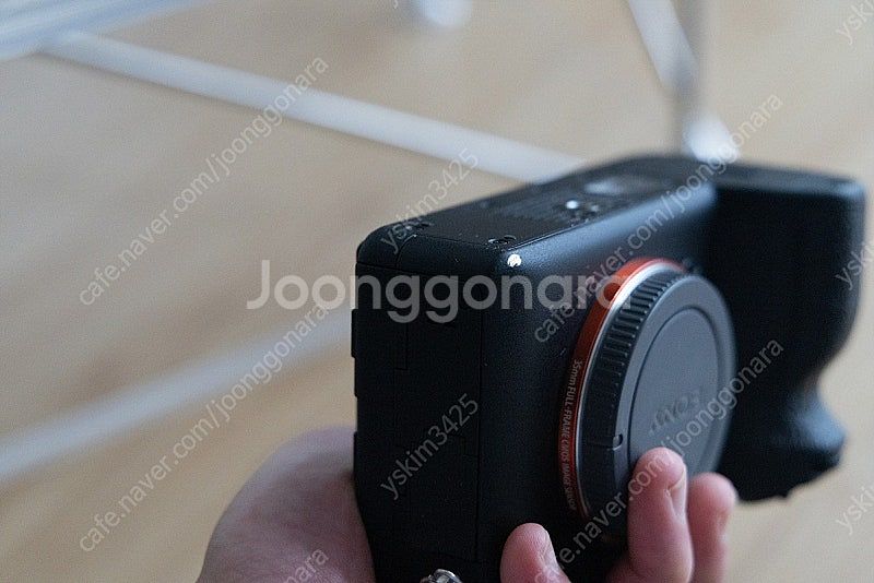 소니 A7r4a 바디 판매합니다. (L플레이트 포함)--4