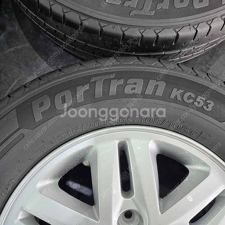 16인치 그랜드 스타렉스 중고 순정 휠타이어 한대분 (...--5
